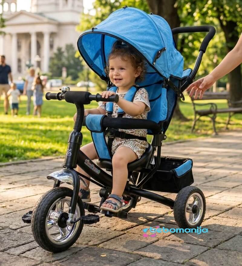 Tricikl za decu 411 plavi sa detetom u triciklu
