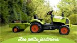 Traktor Claas Arion 2041c sa prikolicom zeleni na travi