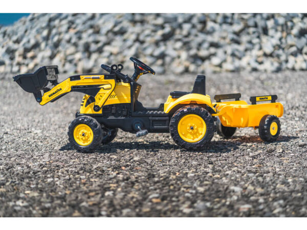 Traktor sa kašikom i prikolicom 2076M žuti na pesku