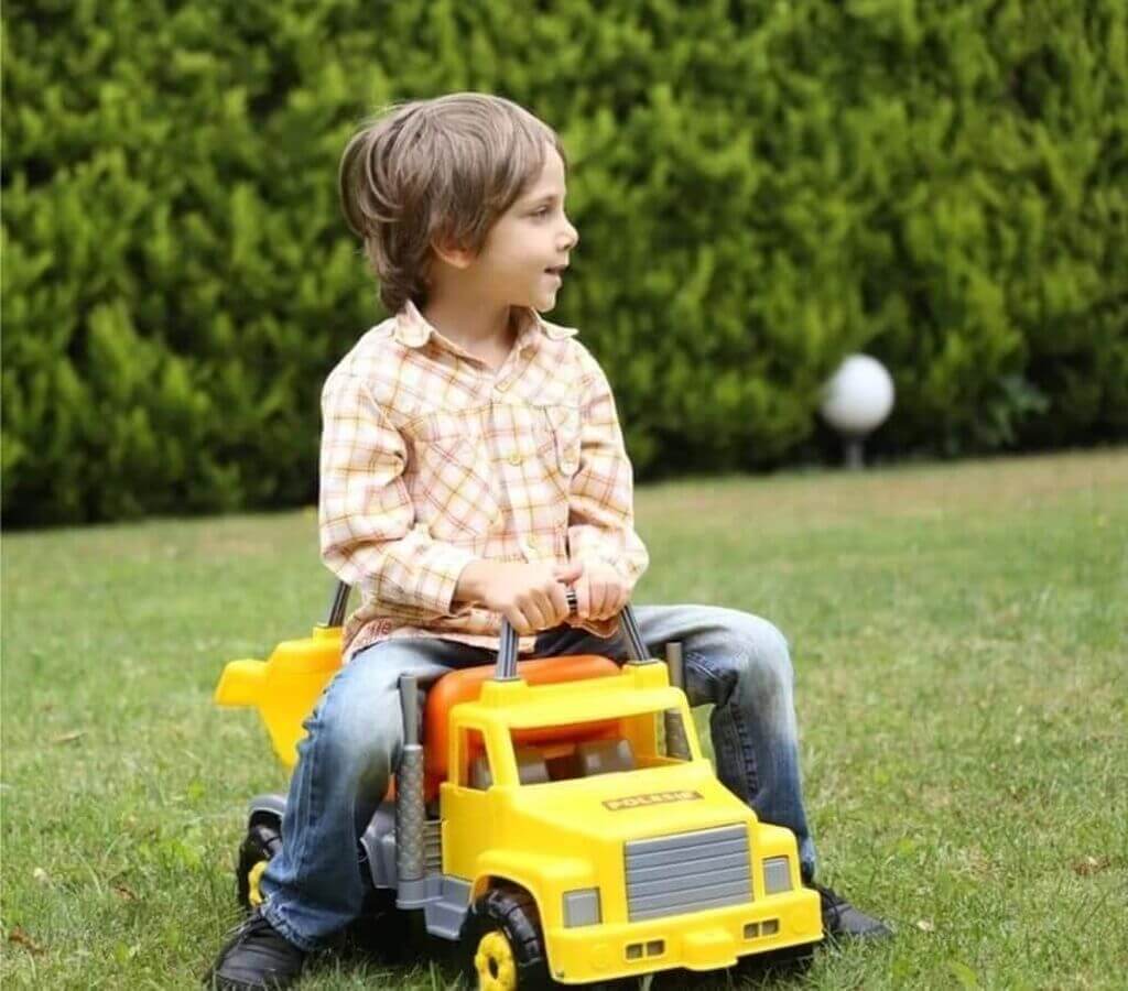 kamion-guralica-supergigant-007889-slika-4 Kamion guralica za decu 007889 sa žutom prikolicom za kipovanje