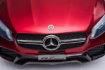 Mercedes GLC Coupe Licencirani crveni sa mekim gumama i kožnim sedištem i originalnim znakom mercedesa slikan u krupnom kadru