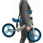 bicikl bez pedala momi nash tirkiz sa dva točka i kaišom za nošenje preko ramena