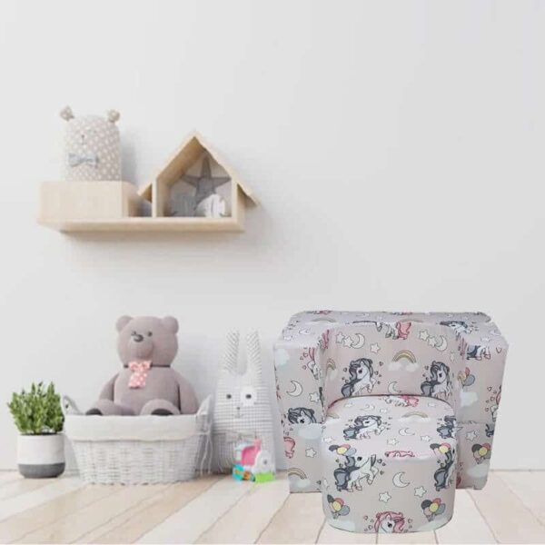 dečija foteljica model hugo unicorn slikana u dečijoj sobi