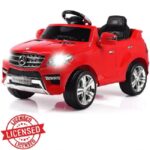 Dzipovi Mercedes ML 350 za decu na akumulator crvene boje, prikazan iz profila sa upaljenim svetlima