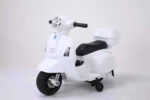 Motor na akumulator 109-1 za decu bele boje na dva toča i dva pomoćna točka