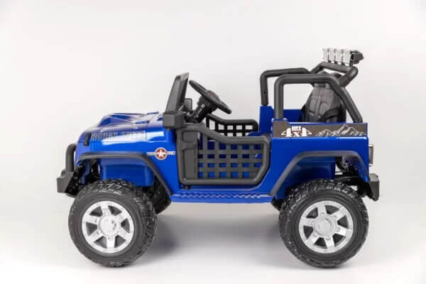 Džipovi za decu Jeep Brothers, prikazani iz bočne perspektive