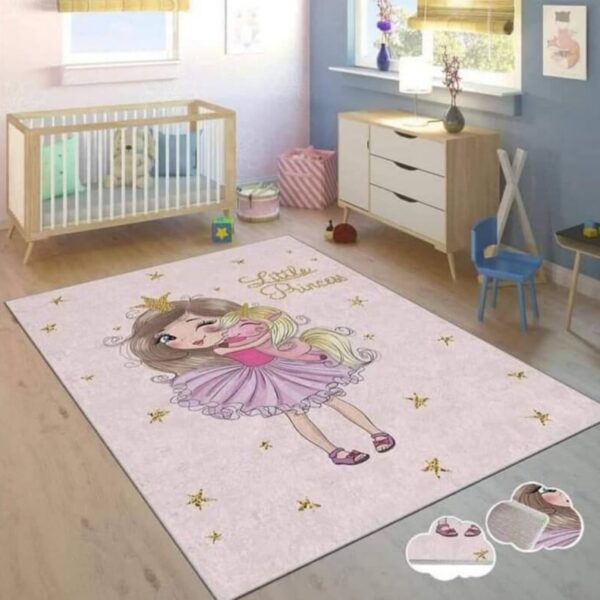 Tepih za decu Princeza sa jednorogom od pliša i gumene podloge, prikazan na pode dečije sobe