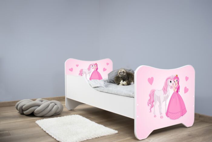 krevet za decu princess and horse rozi sa dušekom slikan u dečijoj sobi