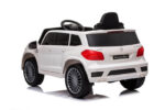Auto za decu na akumulator Mercedes GL63 AMG LICENCIRANI bele boje prikazan sa zadnje bočne strane.