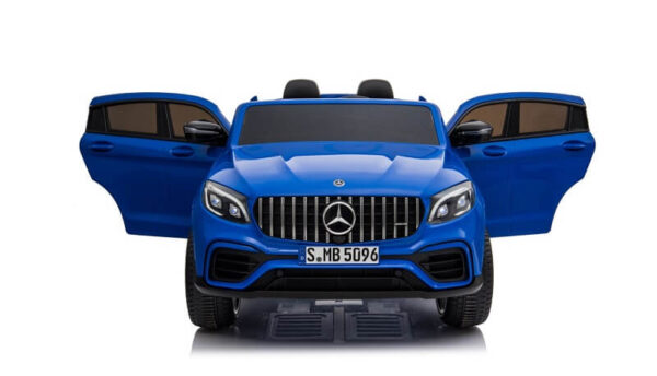Auto za decu Mercedes GLC AMG 63S licencirani model sa otvorenim vratima.