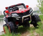 Džip terenac Discovery 4x4 crvene boje slika uživo.
