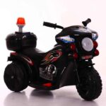 Dečiji motor Police J-MB991C crne boje na tri točka