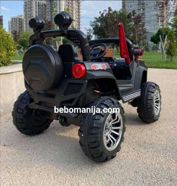 Džip terenac za decu Y-MB3303P-B crveni sa zadnje strane