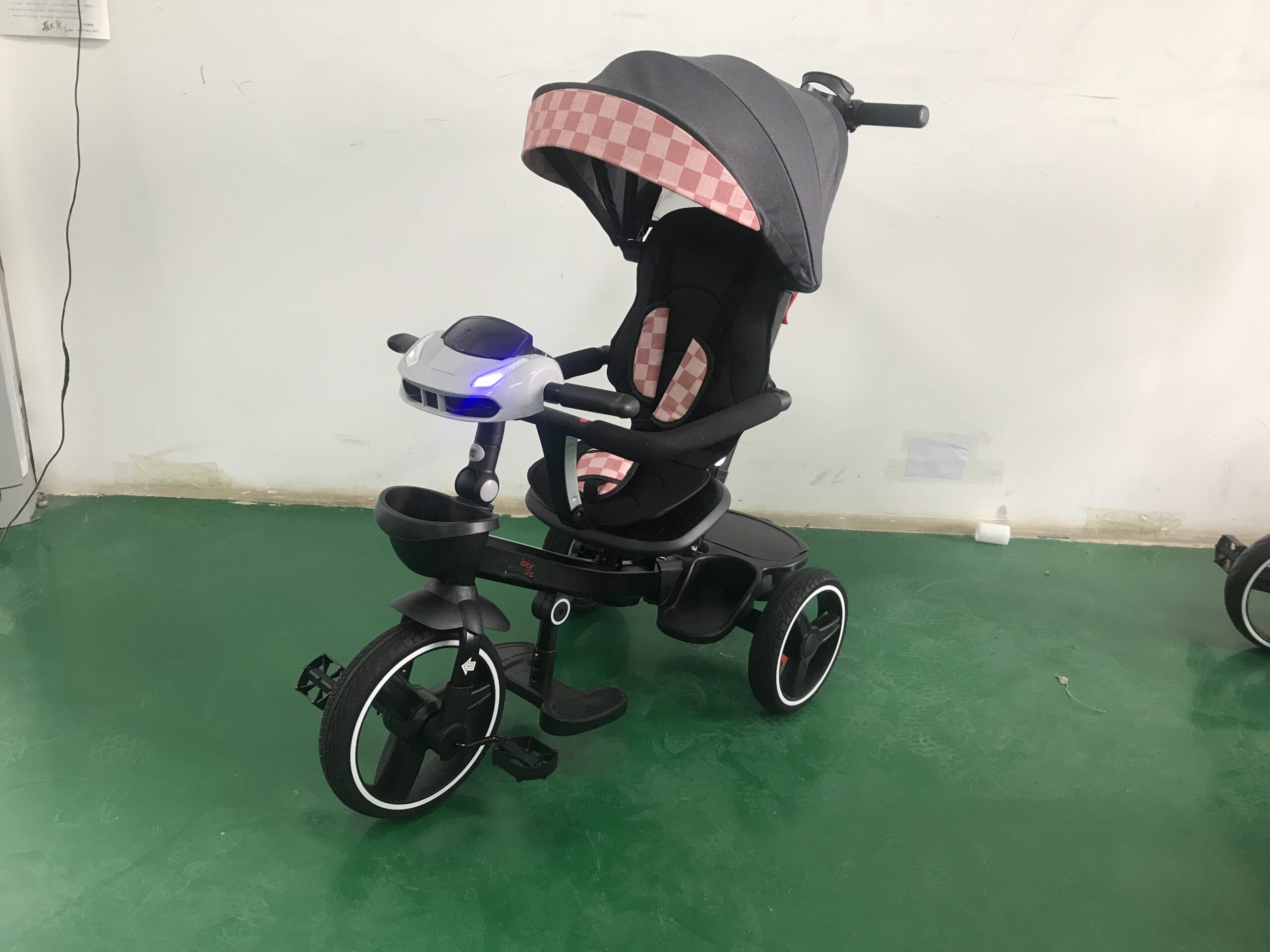 TS-24 3 Sklopivi tricikl Comfort Travel TS-24 sa rotacijom sedišta, podesivim naslonom, muzikom i svetlom - roze, 10084 - Slika 4