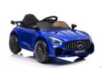 Auto Mercedes GTR R+ plavi slikan na beloj osnovi sa strane