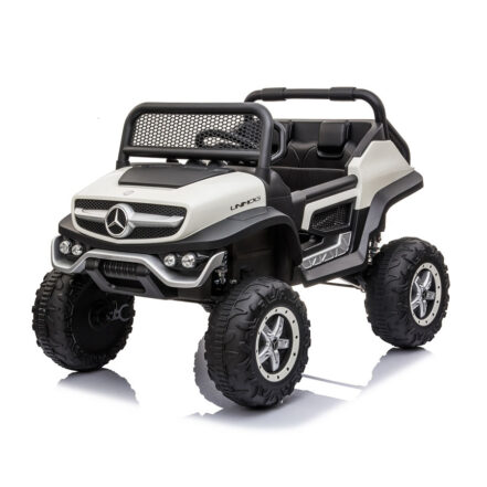 Džip terenac Mercedes Unimog 4x4