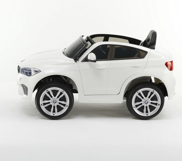 Auto BMW X6M beli