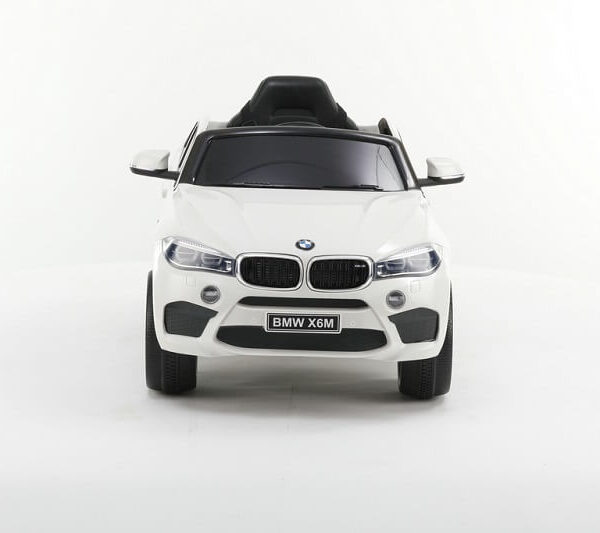 Auto BMW X6M beli