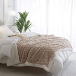 Plišano ćebe Venedik - Tamno bež - Slika 2