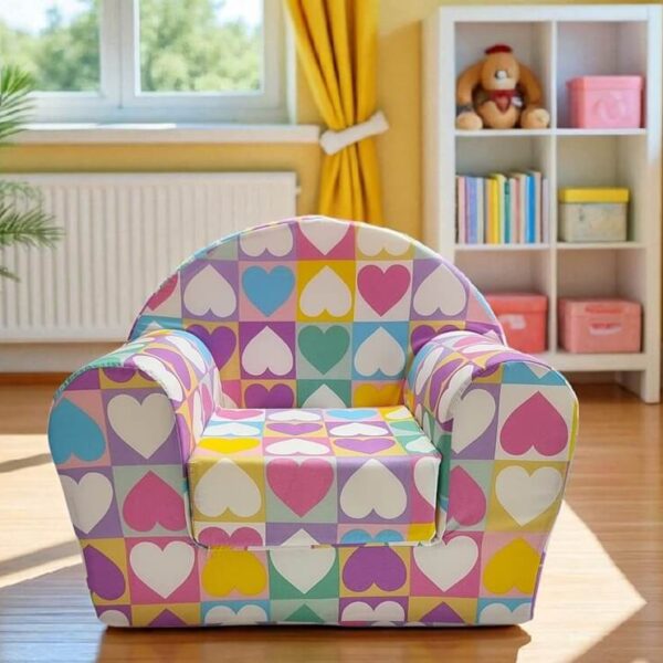Dečija fotelja Bambi Srce slikana u sobi
