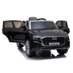 Audi Q8 crni model 260