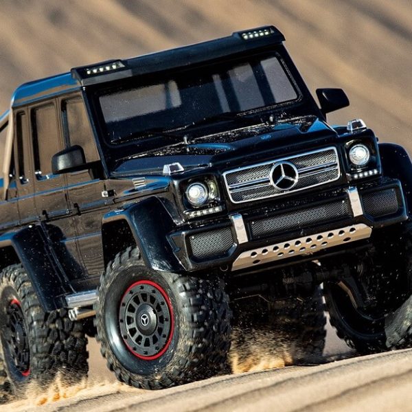 Džip Mercedes G63 6x6 2210