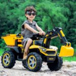 Bager dečiji na akumulator sa kasikom i prikolicom