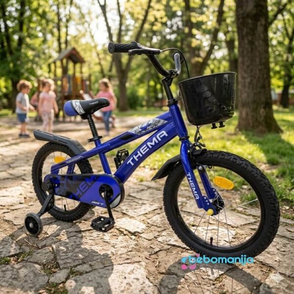 Dečija bicikla TS-16 plava slikana u parku