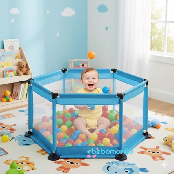 Prenosiva ogradica za decu 615 plava sa bebom kako se igra u prenosivoj ogradici