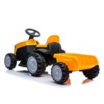 Traktor sa prikolicom na akumulator žuti slikan otpozadi