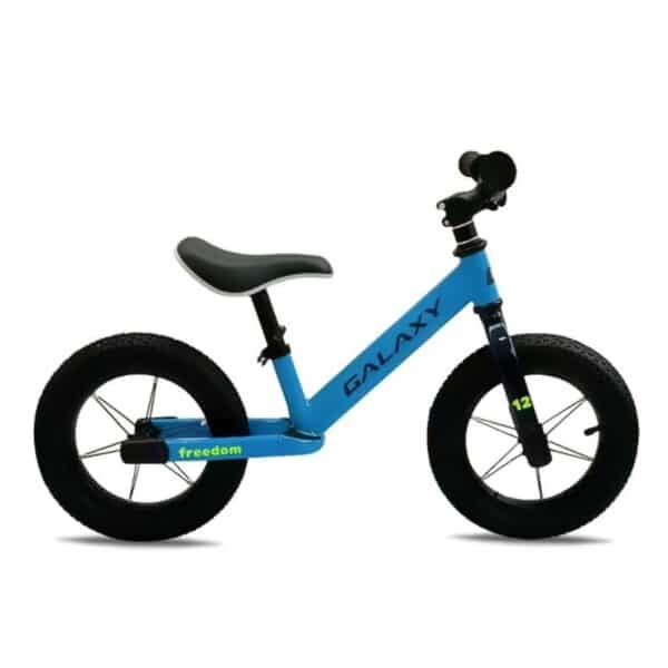 Balans bike Galaxy freedom plavi slikan na beloj pozadini