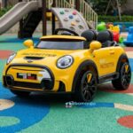 Auto Mini Moris na akumulator 12V - Žuti (123680)