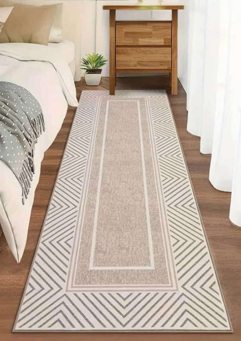Staza Boho sa gumenom podlogom slikana u sobi